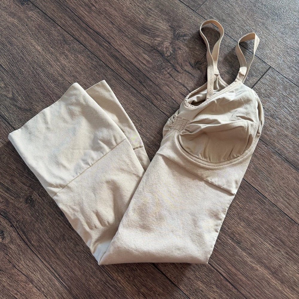 SPANX Shapewear Bodysuit Shorts – Size Medium